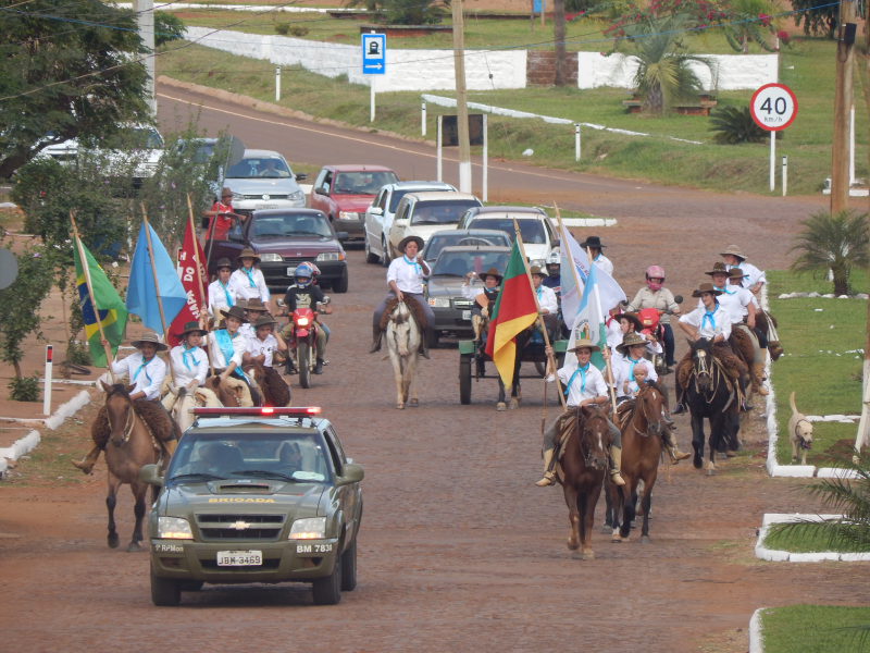 Cavalgada da Mulher de itacurubi 