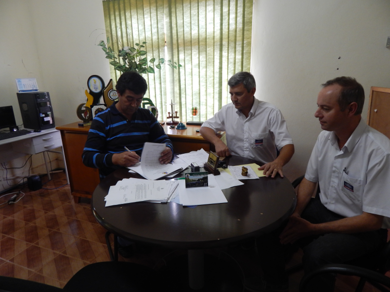 Assinatura de Contrato 