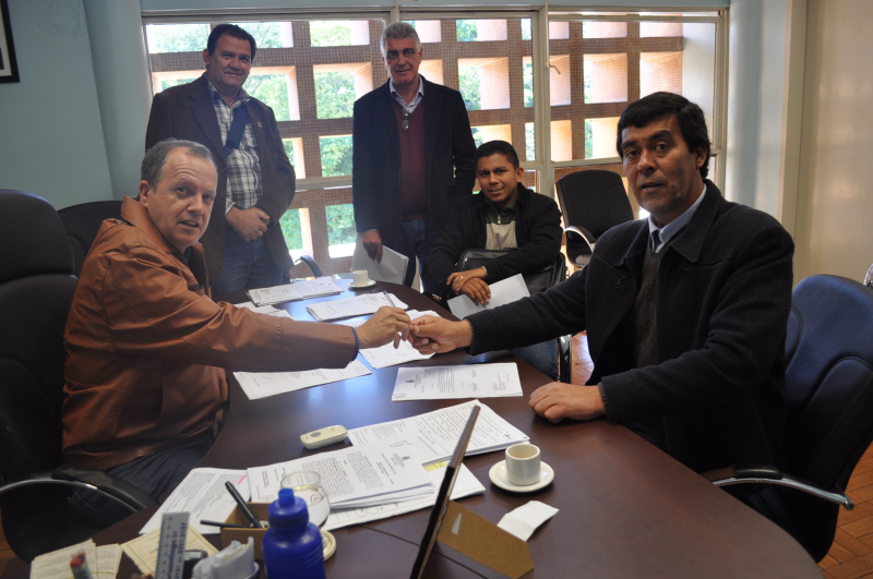 O Prefeito Municipal de Itacurubi José Ruben visita Prefeito de São Borja 