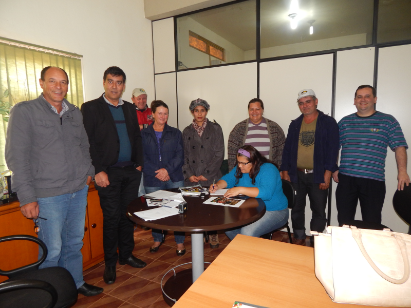 Reunião com uma comissão de Agricultores do Assentamento Conquista da Luta