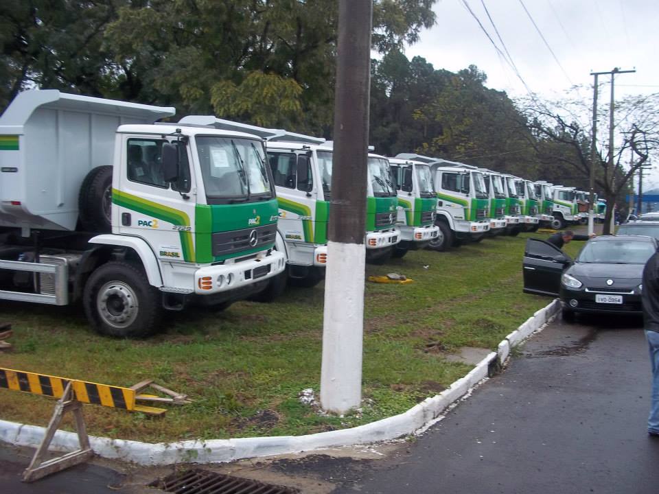 Recebimento de um caminhão caçamba.