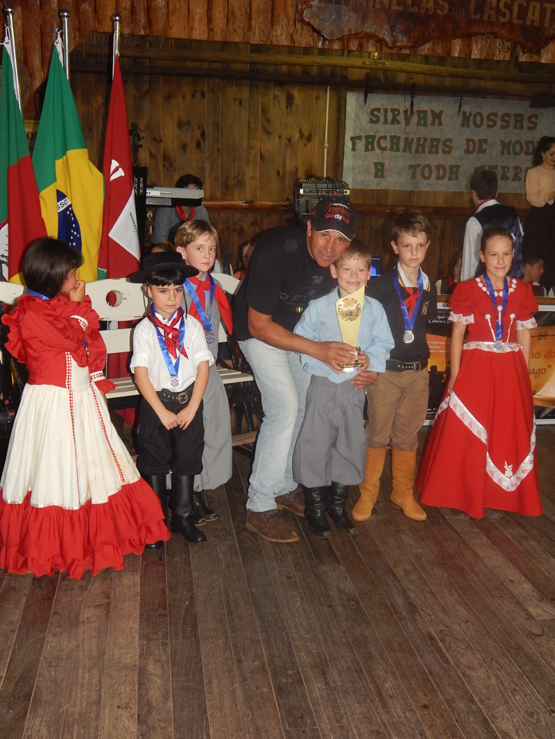 FESTIVAL ESTUDANTIL DA MÚSICA E POESIA GAÚCHA "ORGULHO DO MEU PAGO"