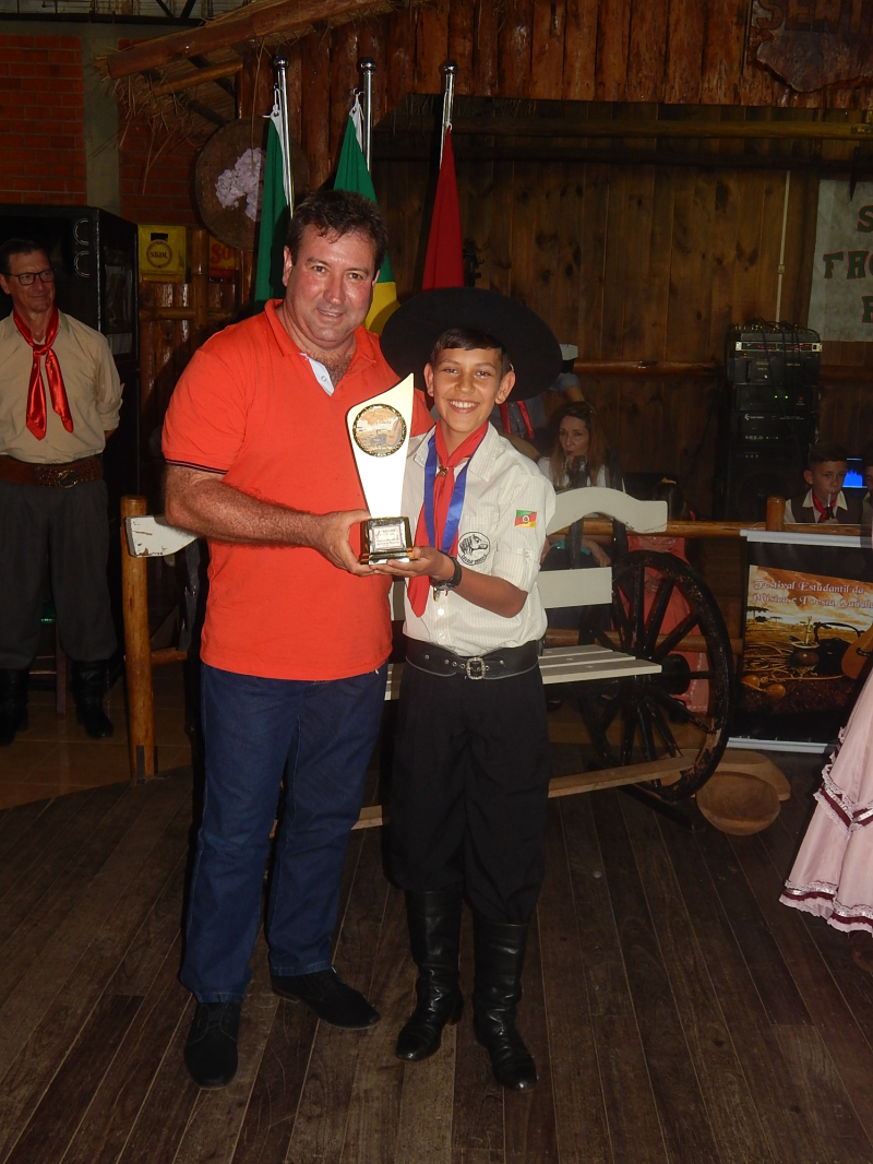 FESTIVAL ESTUDANTIL DA MÚSICA E POESIA GAÚCHA "ORGULHO DO MEU PAGO"