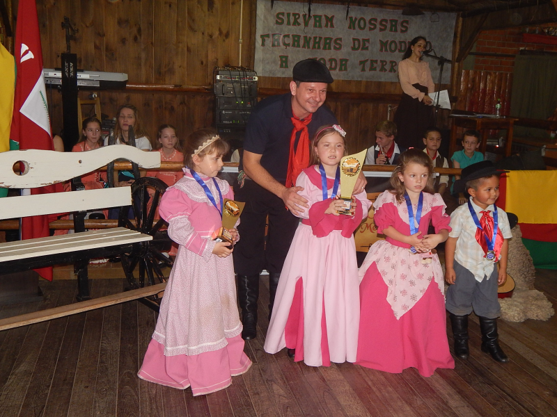 FESTIVAL ESTUDANTIL DA MÚSICA E POESIA GAÚCHA "ORGULHO DO MEU PAGO"