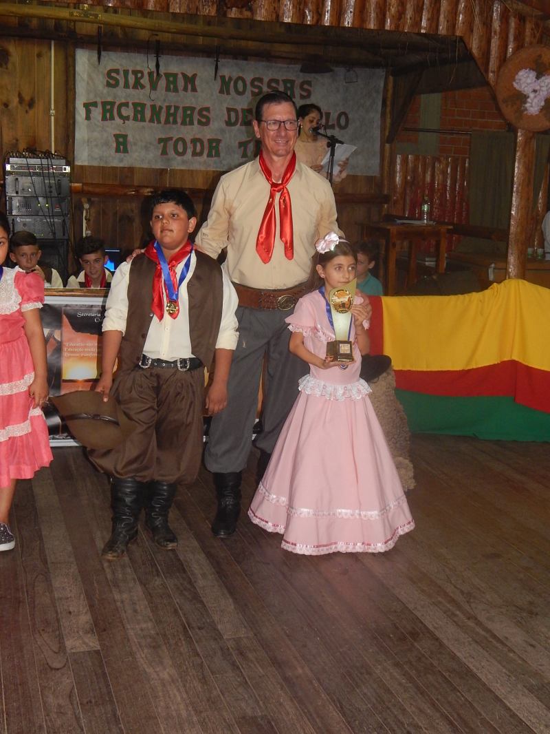 FESTIVAL ESTUDANTIL DA MÚSICA E POESIA GAÚCHA "ORGULHO DO MEU PAGO"