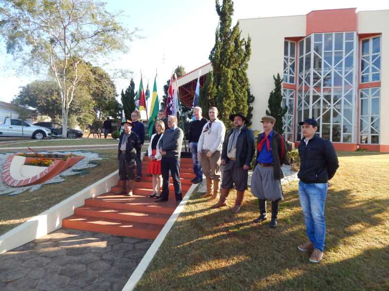 1ªTRILHA DA INTEGRAÇÃO JESUÍTICA-GUARANI E 8ª CAVALGADA NHEÇUANA 