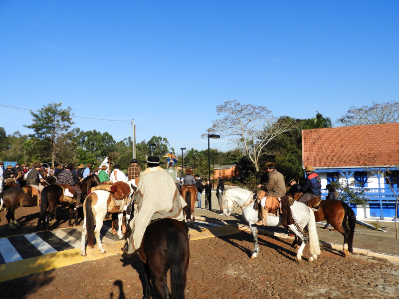 2° TRILHA DA INTEGRAÇÃO JESUÍTICA-GUARANI E 9° CAVALGADA NHEÇUANA-GUARANI
