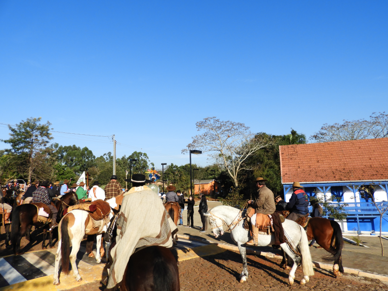 2° TRILHA DA INTEGRAÇÃO JESUÍTICA-GUARANI E 9° CAVALGADA NHEÇUANA-GUARANI