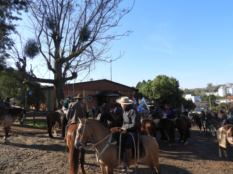 2° TRILHA DA INTEGRAÇÃO JESUÍTICA-GUARANI E 9° CAVALGADA NHEÇUANA-GUARANI