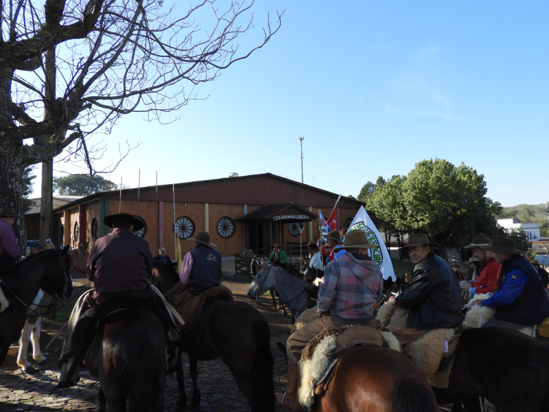 2° TRILHA DA INTEGRAÇÃO JESUÍTICA-GUARANI E 9° CAVALGADA NHEÇUANA-GUARANI