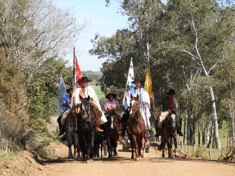 2° TRILHA DA INTEGRAÇÃO JESUÍTICA-GUARANI E 9° CAVALGADA NHEÇUANA-GUARANI