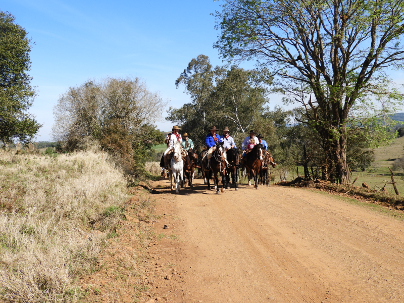 2° TRILHA DA INTEGRAÇÃO JESUÍTICA-GUARANI E 9° CAVALGADA NHEÇUANA-GUARANI