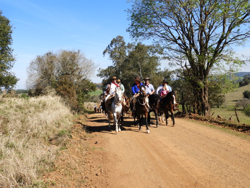 2° TRILHA DA INTEGRAÇÃO JESUÍTICA-GUARANI E 9° CAVALGADA NHEÇUANA-GUARANI