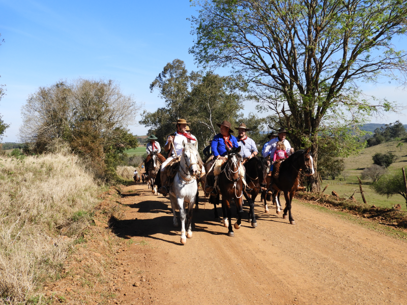 2° TRILHA DA INTEGRAÇÃO JESUÍTICA-GUARANI E 9° CAVALGADA NHEÇUANA-GUARANI