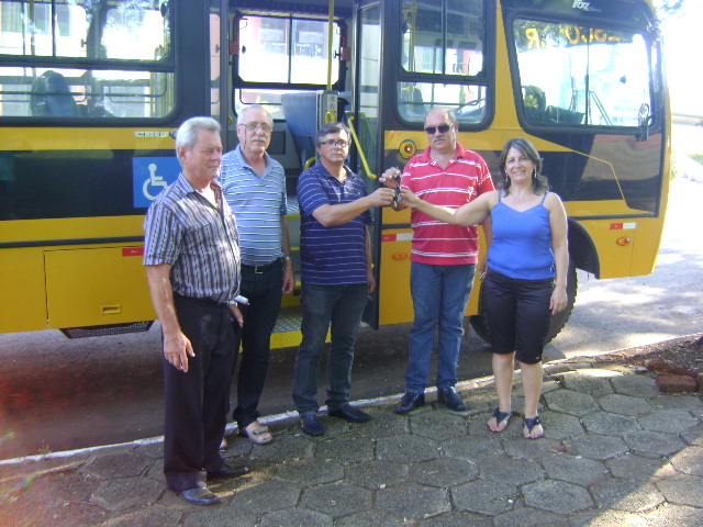MUNICÍPIO ADQUIRE MAIS UM ÔNIBUS ESCOLAR.