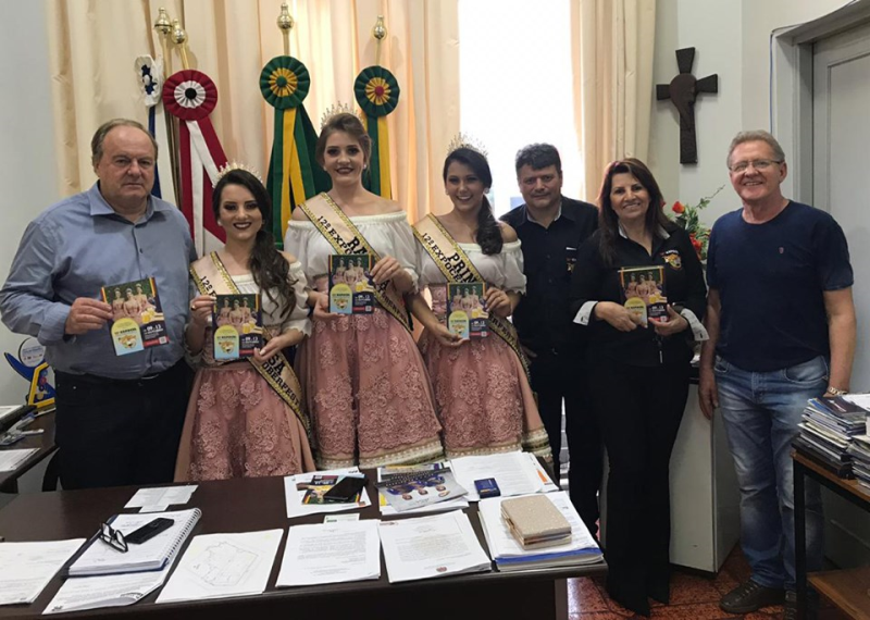 COMITIVA DA 12ª EXPOCEL OKTOBERFEST VISITA ROQUE GONZALES