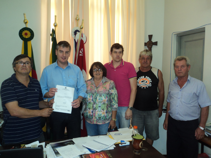 VISITA DE DEPUTADO ESTADUAL.