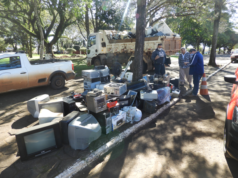 REALIZADA COM SUCESSO CAMPANHA DE RECOLHIMENTO DE LIXO ELETRÔNICO 