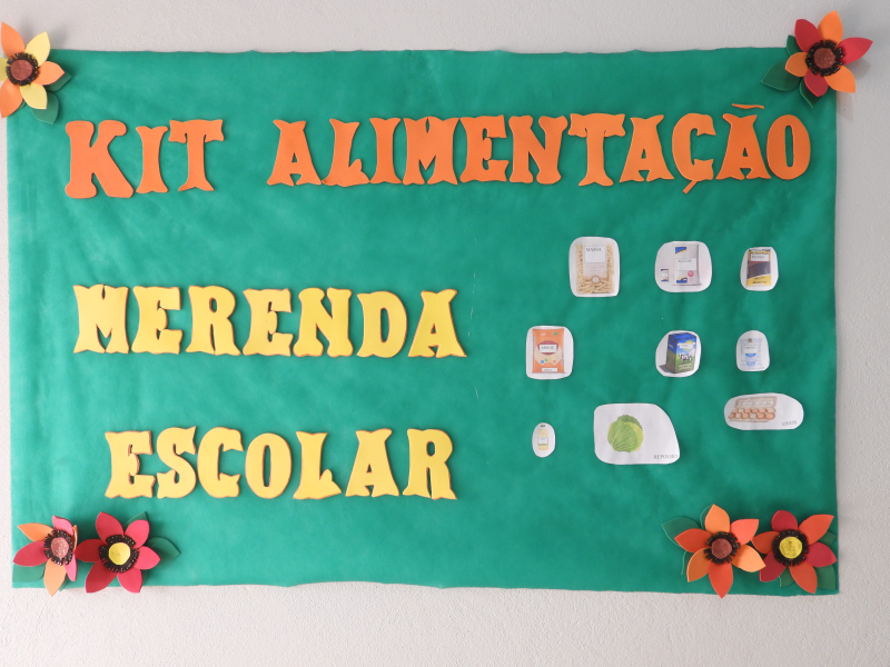 Secretaria de Educação inicia entrega dos kits de alimentação escolar para famílias de estudantes da Rede Municipal