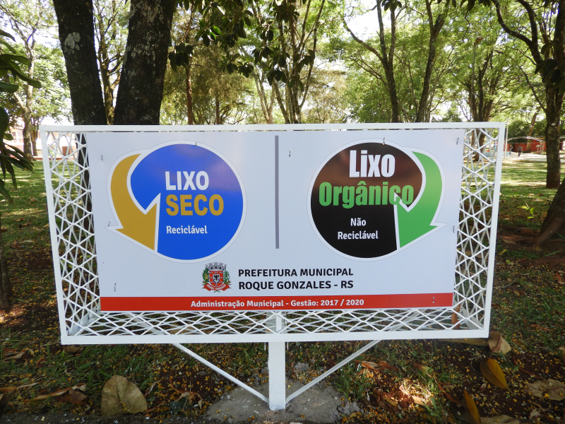 Prefeitura instala novas lixeiras