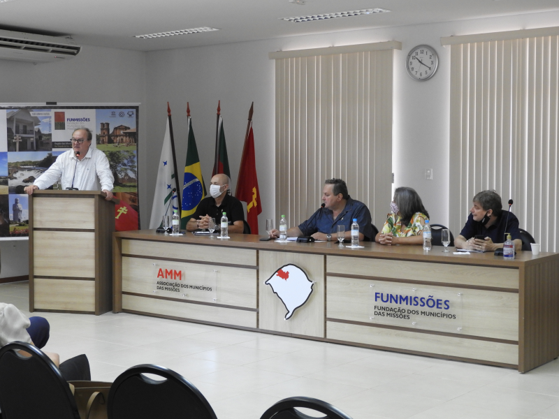 PREFEITO PARTICIPA DA ASSEMBLEIA DA AMM E FUNMISSÕES