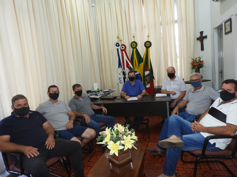 REUNIÃO DE TRABALHO DO PODER EXECUTIVO JUNTAMENTE COM OS VEREADORES  DO PROGRESSISTAS