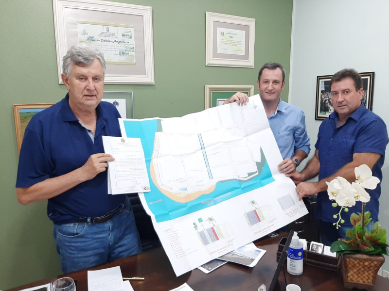  Prefeito Fernando e Presidente da Câmara de Vereadores participam de audiência com o Senador Luis Carlos Heinze