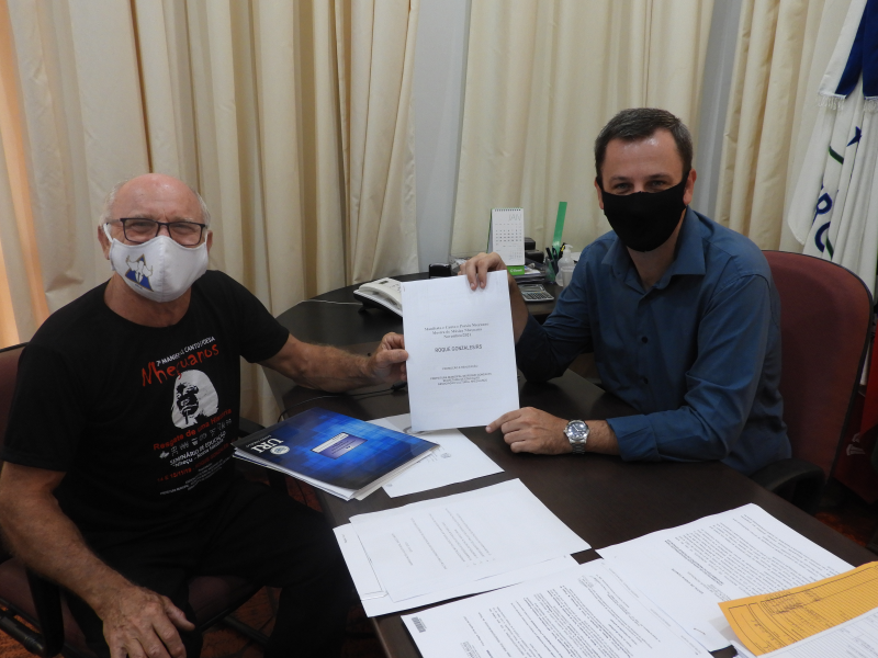 PREFEITO RECEBE VISITA DO PRESIDENTE DA ASSOCIAÇÃO CULTURAL NHEÇUANOS