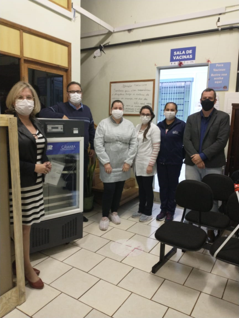 Coordenador de Saúde faz a entrega de câmaras de conservação para Secretaria Municipal de Saúde