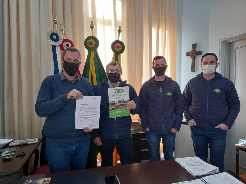 PRESIDENTE DA COOPEROQUE CONVIDA O MUNICÍPIO A INTEGRAR O FESTIVAL REGIONAL DA CANÇÃO