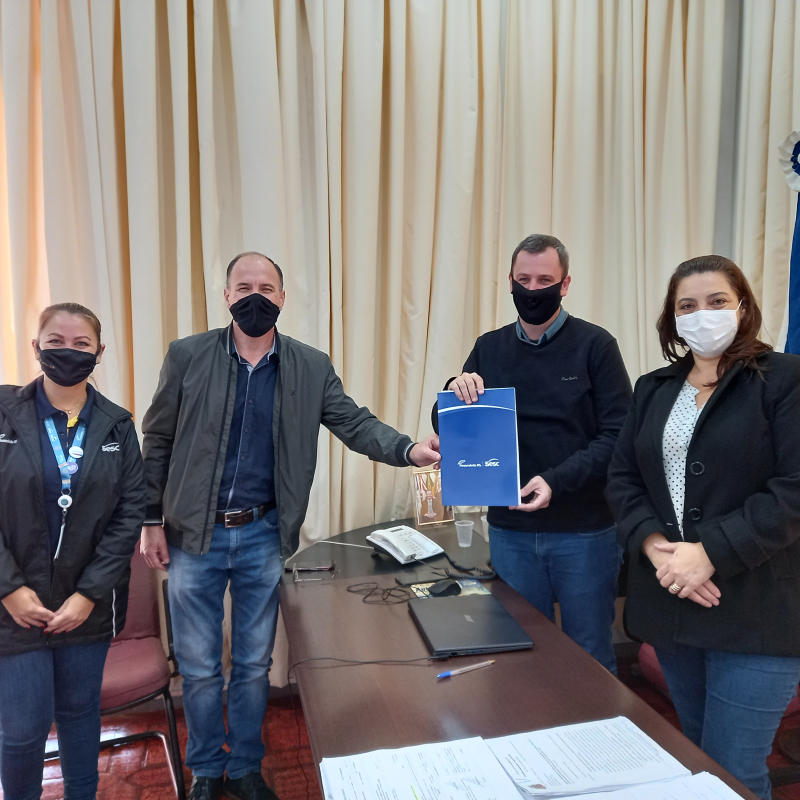 Secretaria de Educação em parceria com o SESC promovem Seminário on-line aos professores municipais