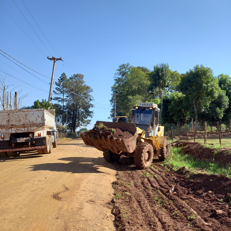 Administração inicia obra de calçamento no Bairro Cotrisa