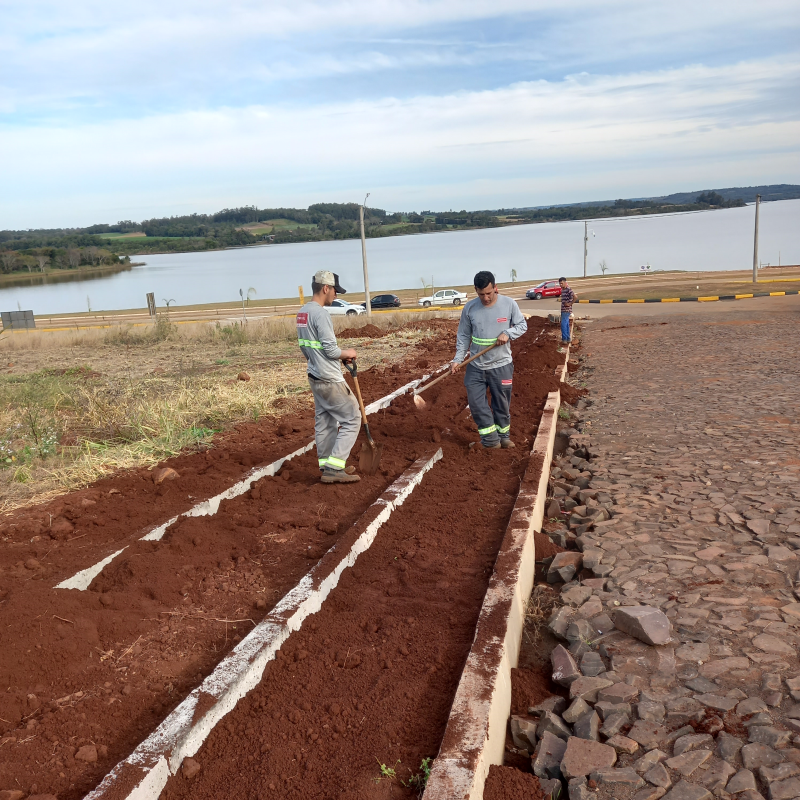 Rua Júlio Schwengber Sobrinho recebe obras de melhorias
