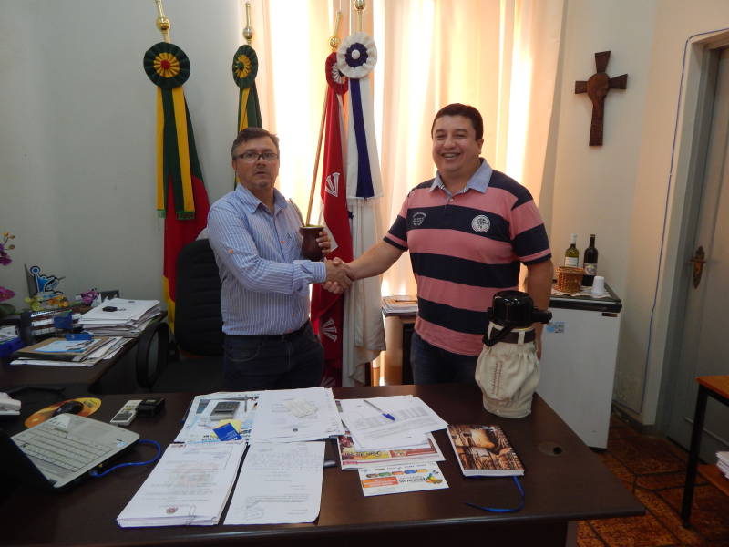 NOVO SECRETÁRIO DE ADMINISTRAÇÃO EM ROQUE GONZALES.