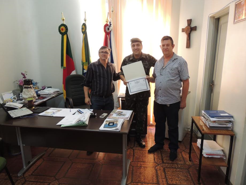  Ao servidor Luís Carlos Mallmann