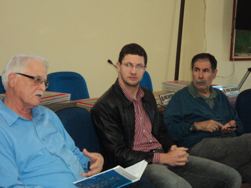 RETROSPECTIVA 2013. secretaria de saúde