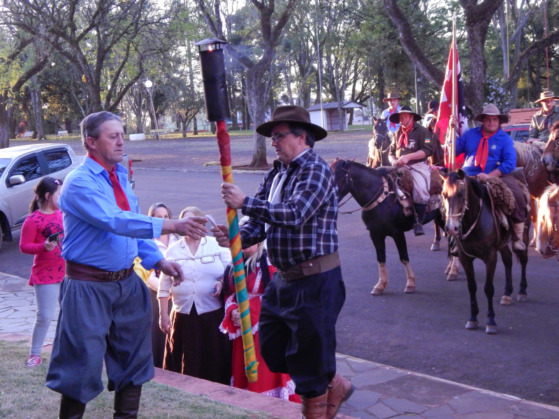 SEMANA FARROUPILHA EM ROQUE GONZALES.