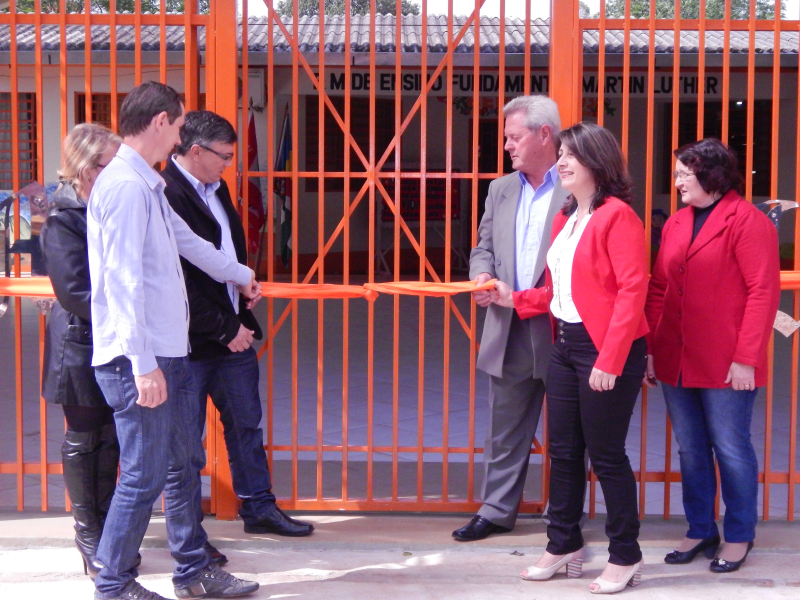 ADMINISTRAÇÃO MUNICIPAL INAUGURA  AMPLIAÇÃO DE ESCOLA MUNICIPAL.