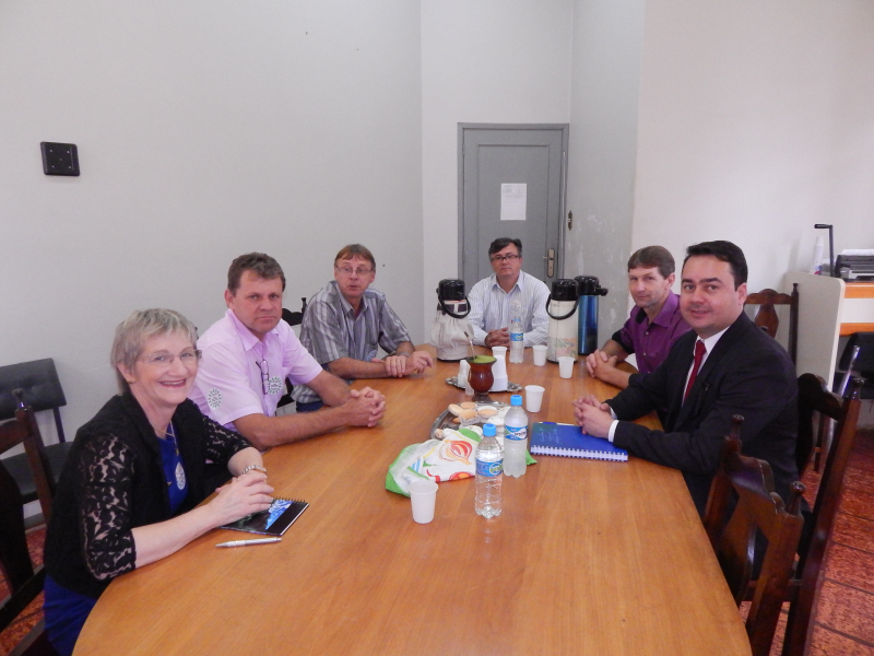 REUNIÃO DOS EXECUTIVOS MUNICIPAIS DAS MISSÕES OCORRE EM ROQUE GONZALES