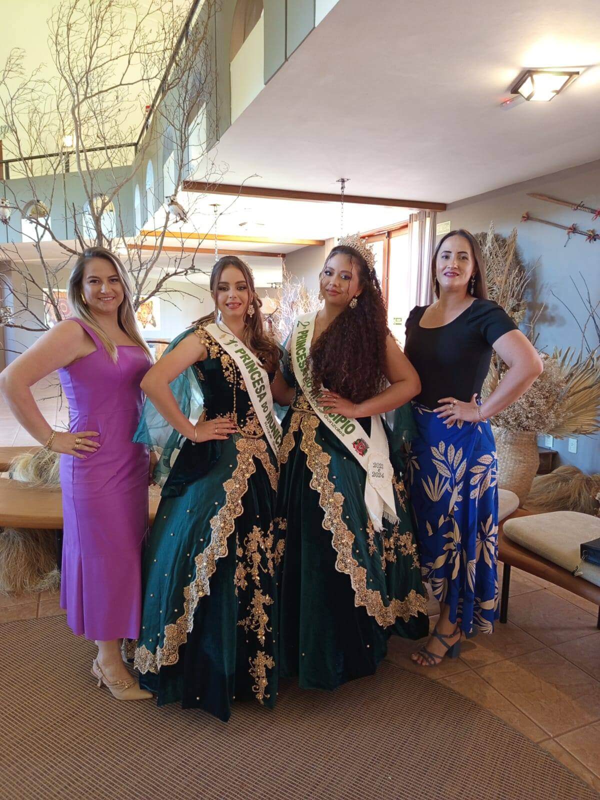 <p>30 DE OUTUBRO-ENCONTRO DAS PRIMEIRAS-DAMAS E SOBERANAS DOS MUNIC&Iacute;PIOS MISSIONEIROS</p>