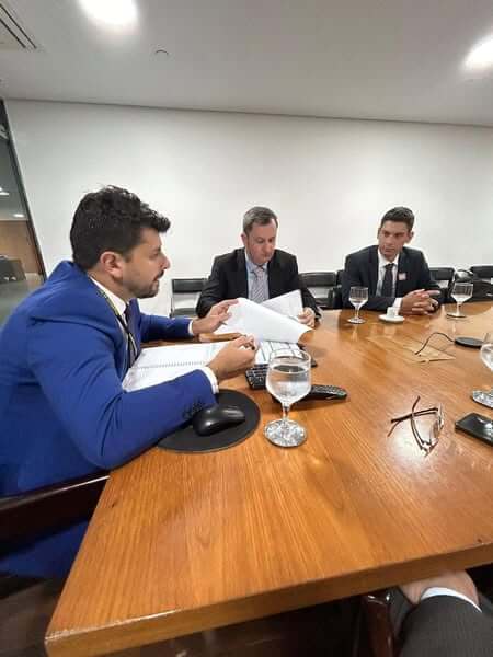 <p>PREFEITO FERNANDO MACHRY E ASSESSOR JUR&Iacute;DICO ANDREI BECKER CUMPREM AGENDA EM BRAS&Iacute;LIA EM BUSCA DE RECURSOS</p>