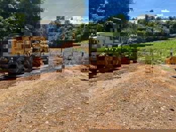 <p>ADMINISTRA&Ccedil;&Atilde;O MUNICIPAL REALIZA MANUTEN&Ccedil;&Atilde;O NAS ESTRADAS VICINAIS</p>