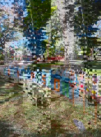 <p>DECORA&Ccedil;&Atilde;O DE P&Aacute;SCOA PROPORCIONA COR E ALEGRIA NA PRA&Ccedil;A ADAIR VICENTE DE BRUM</p>