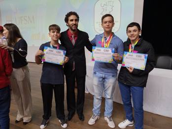 <p>ESTUDANTES DE ROQUE GONZALES S&Atilde;O PREMIADOS NA 19&deg; OBMEP EM CERIM&Ocirc;NIA REGIONAL NA UFSM</p>