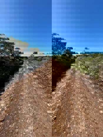 <p>ADMINISTRA&Ccedil;&Atilde;O MUNICIPAL SEGUE COM MELHORIAS NAS ESTRADAS</p>