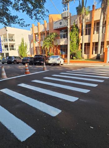 <p>REVITALIZA&Ccedil;&Atilde;O NAS PINTURAS DE FAIXAS DE SEGURAN&Ccedil;A E QUEBRA-MOLAS &Eacute; EXECUTADA NO MUNIC&Iacute;PIO</p>