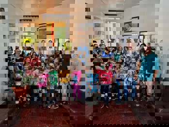 <p>PREFEITO RECEBE VISITA DE ALUNOS EM A&Ccedil;&Atilde;O EDUCATIVA PELO DIA DO MUNIC&Iacute;PIO</p>