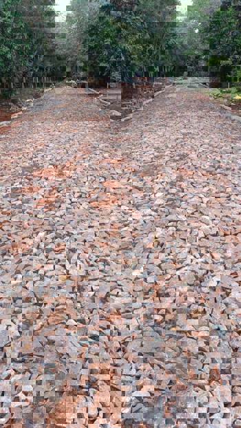 <p>MAIS INFRAESTRUTURA E SEGURAN&Ccedil;A COM NOVO CAL&Ccedil;AMENTO NO RINC&Atilde;O VERMELHO</p>