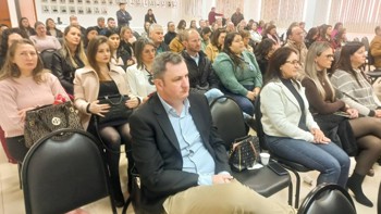 <p>PREFEITO E SECRETARIAS PARTICIPAM DE REUNI&Atilde;O SOBRE PROGRAMAS SOCIAIS DO RS</p>
