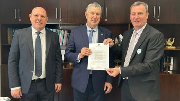 <p>PREFEITO E VICE-PREFEITO CUMPREM EXTENSA AGENDA DE AUDI&Ecirc;NCIAS EM PORTO ALEGRE E BRAS&Iacute;LIA EM BUSCA DE RECURSOS E INVESTIMENTOS PARA ROQUE GONZALES</p>